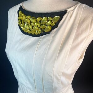 Vera Wang Lavender Label White Pleated Dress with  Jewel Collar Sz 4 38